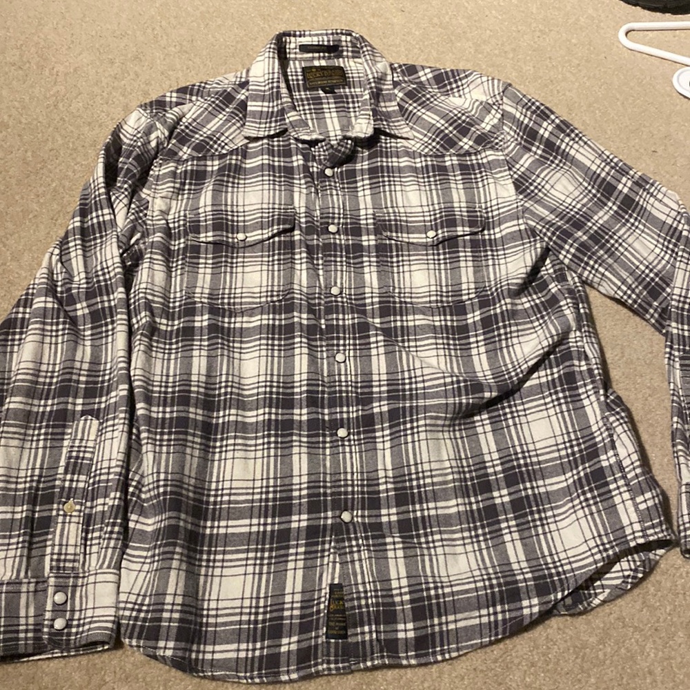 Mens Lucky Brand medium size light weight flannel 32-33 sleeve length 2shirts